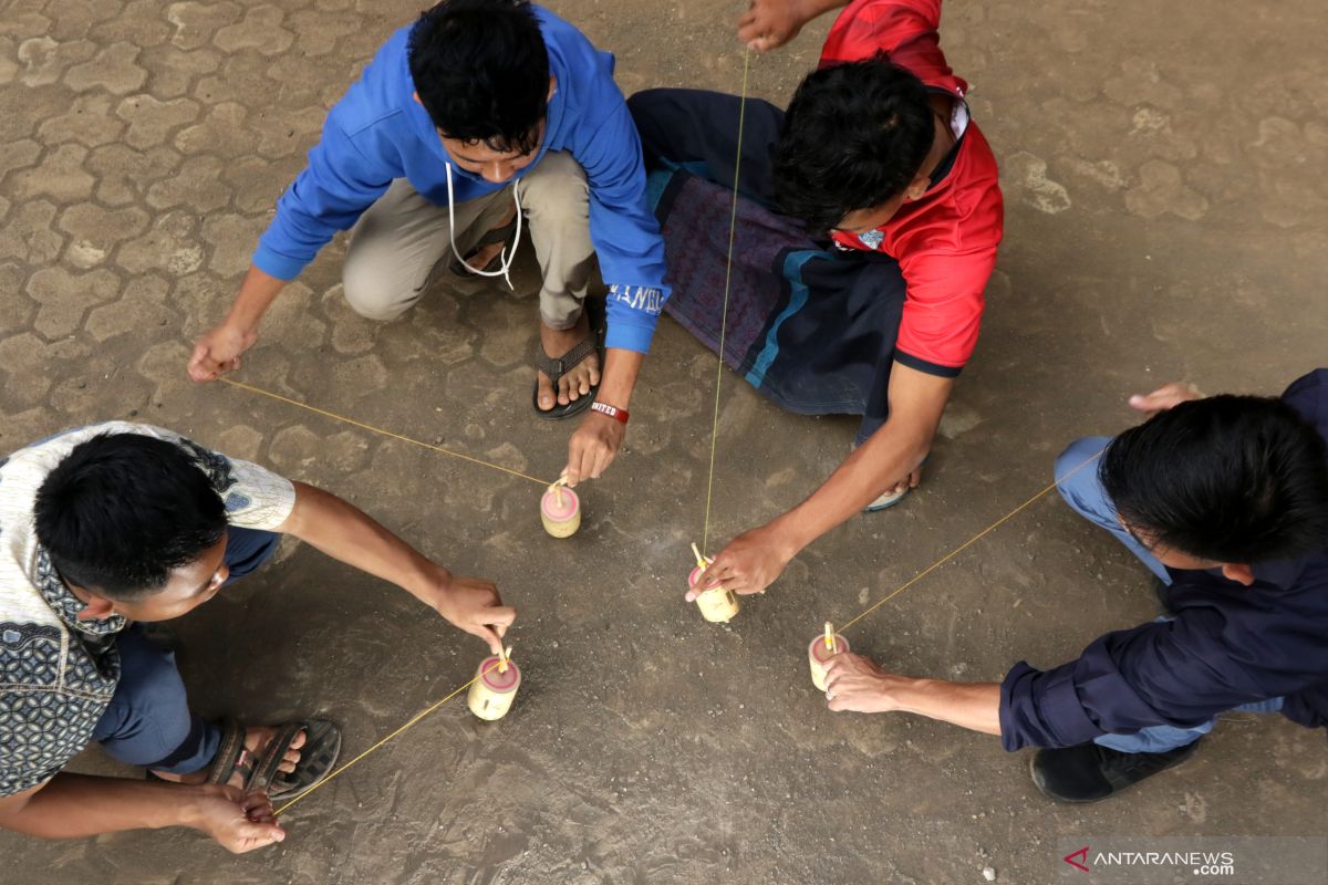 Galah dan Permainan Tradisional Atasi Kecanduan Gawai Anak SD Bandung Barat